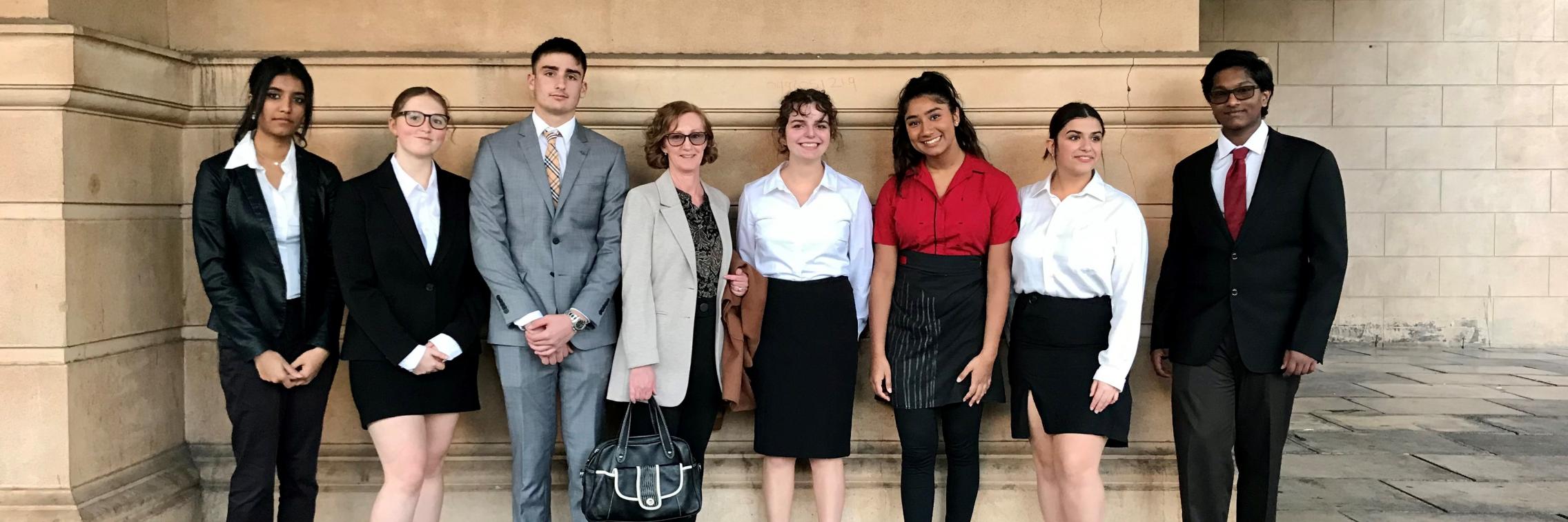 USC Mock Trials Team before going into court.